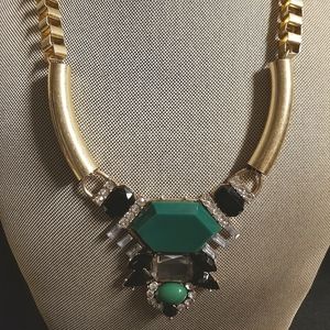 💛  Emerald Green and Gold Statement Necklace  💛